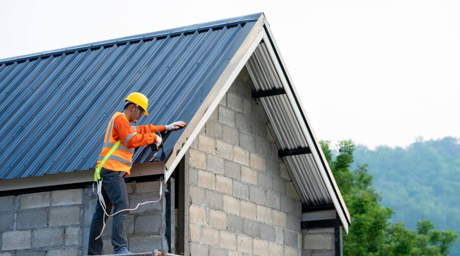 Expert Emergency Roof Repairs services in Lakeview, OR